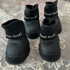 New Weatherproof Pet shoes Black Adjustable Paw Protection Ha Guai Size Large